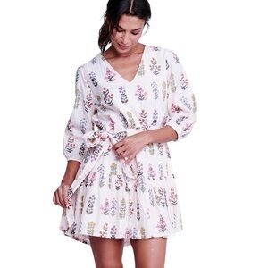 Pink Chicken Halsey Dress in
Cloud Pink Floral Size XS‎